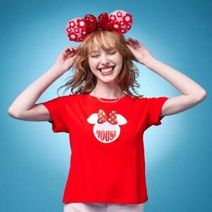 NWT Minnie Mouse Icon Fashion T-Shirt for Women in Size XL (Extra Large)
